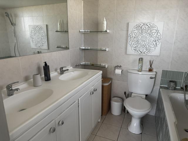 2 Bedroom Property for Sale in Sea Point Western Cape